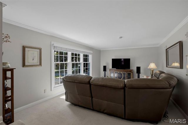 12405 Montsouris Drive, Creve Coeur, MO 63141