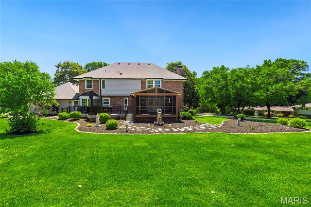 12405 Montsouris Drive, Creve Coeur, MO 63141