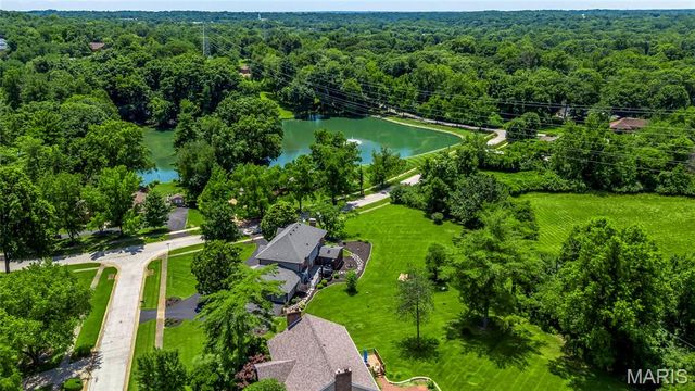 12405 Montsouris Drive, Creve Coeur, MO 63141
