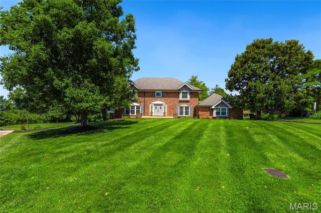 12405 Montsouris Drive, Creve Coeur, MO 63141
