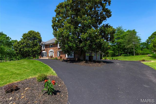 12405 Montsouris Drive, Creve Coeur, MO 63141