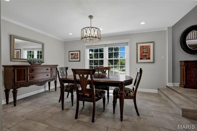 12405 Montsouris Drive, Creve Coeur, MO 63141