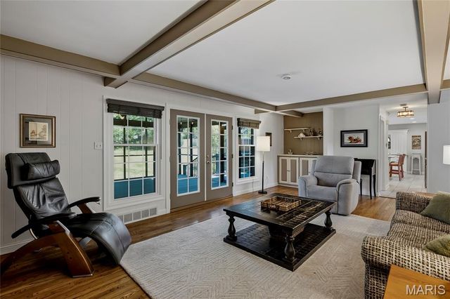 12405 Montsouris Drive, Creve Coeur, MO 63141