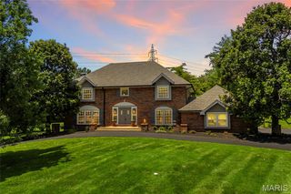 12405 Montsouris Drive, Creve Coeur, MO 63141