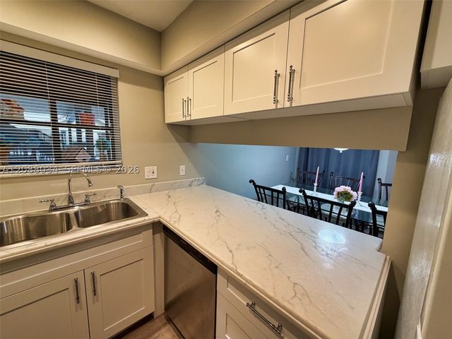 8460 Shadow Ct 1-4, Coral Springs, FL 33071