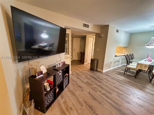 8460 Shadow Ct 1-4, Coral Springs, FL 33071