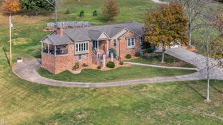 1035 Hillview Dr, Hendersonville, TN 37075