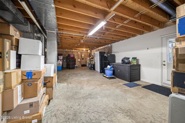 82 N Sunset Ave, Cecilia, KY 42724