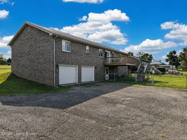 82 N Sunset Ave, Cecilia, KY 42724