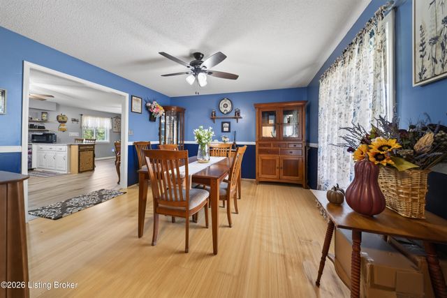 82 N Sunset Ave, Cecilia, KY 42724
