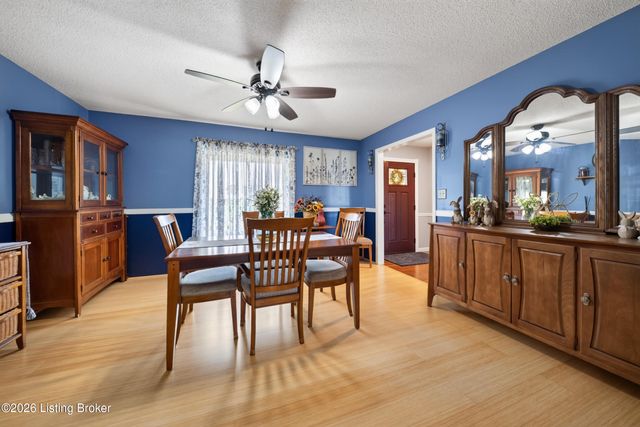 82 N Sunset Ave, Cecilia, KY 42724