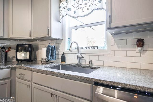127 Bolingview Road, Juliette, GA 31046