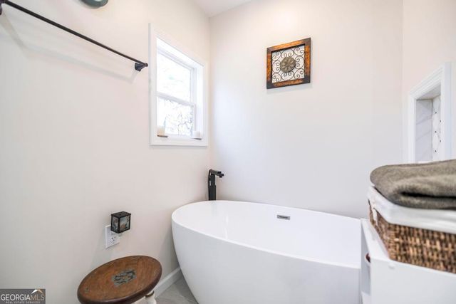 127 Bolingview Road, Juliette, GA 31046
