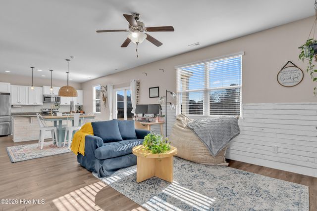 102 Tralee Place, Holly Ridge, NC 28445