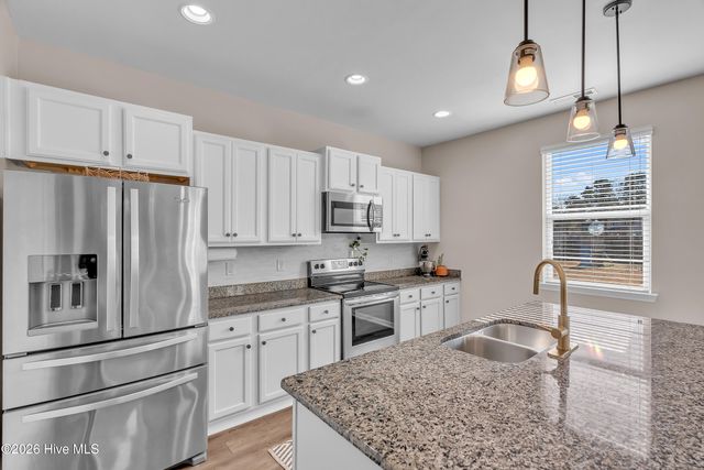 102 Tralee Place, Holly Ridge, NC 28445