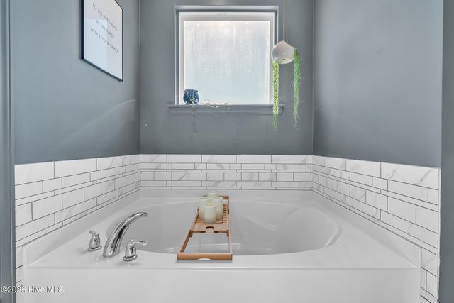 102 Tralee Place, Holly Ridge, NC 28445