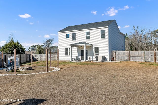 102 Tralee Place, Holly Ridge, NC 28445