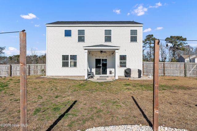 102 Tralee Place, Holly Ridge, NC 28445