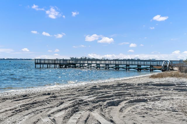 102 Tralee Place, Holly Ridge, NC 28445