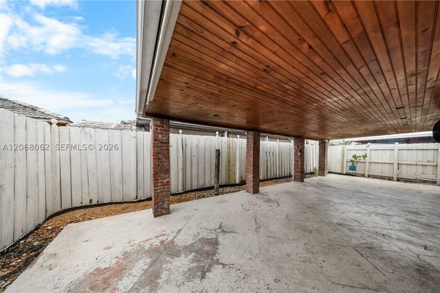 10033 NW 126th Ter, Hialeah Gardens, FL 33018