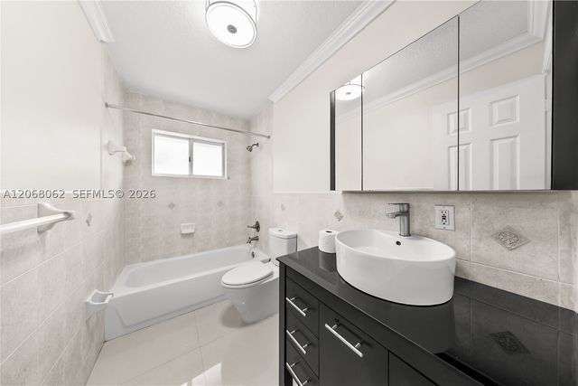 10033 NW 126th Ter, Hialeah Gardens, FL 33018
