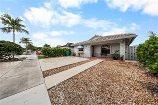 10033 NW 126th Ter, Hialeah Gardens, FL 33018