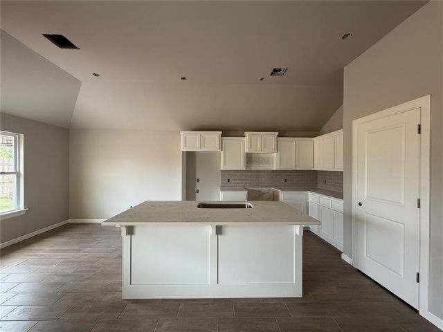 1005 Redwood Creek Drive, Yukon, OK 73099