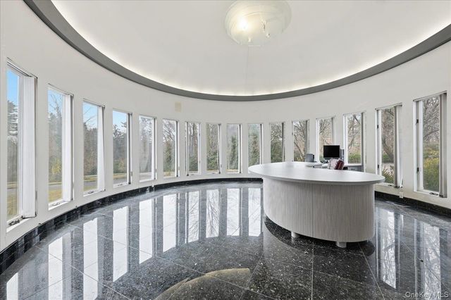 1 Private Lane, Old Brookville, NY 11545