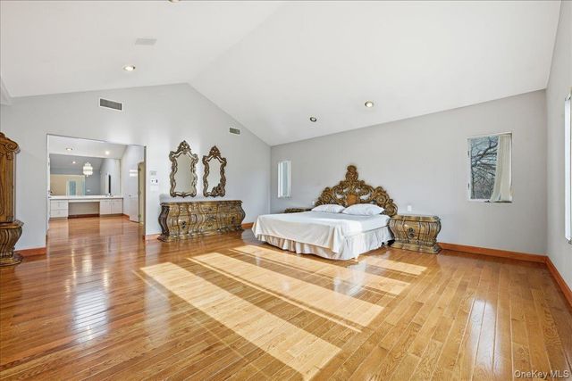 1 Private Lane, Old Brookville, NY 11545