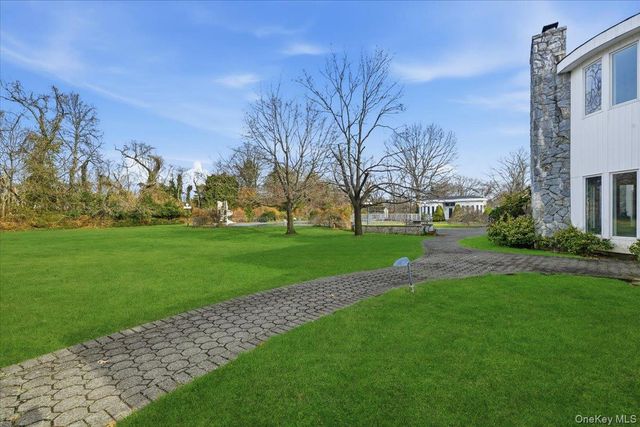 1 Private Lane, Old Brookville, NY 11545