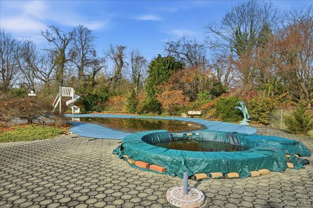 1 Private Lane, Old Brookville, NY 11545