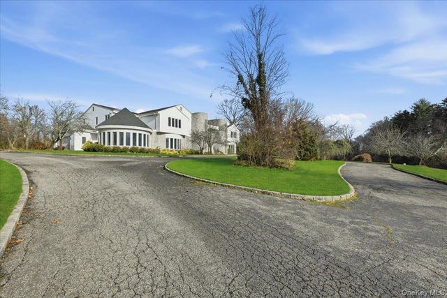 1 Private Lane, Old Brookville, NY 11545