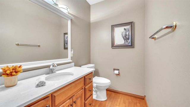 392 LEDGEWOOD DRIVE, Fond Du Lac, WI 54937