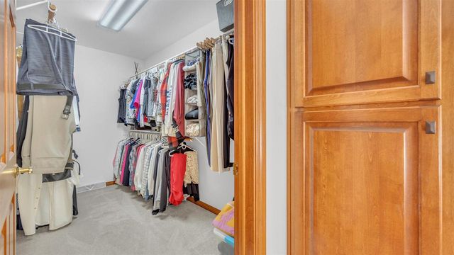 392 LEDGEWOOD DRIVE, Fond Du Lac, WI 54937