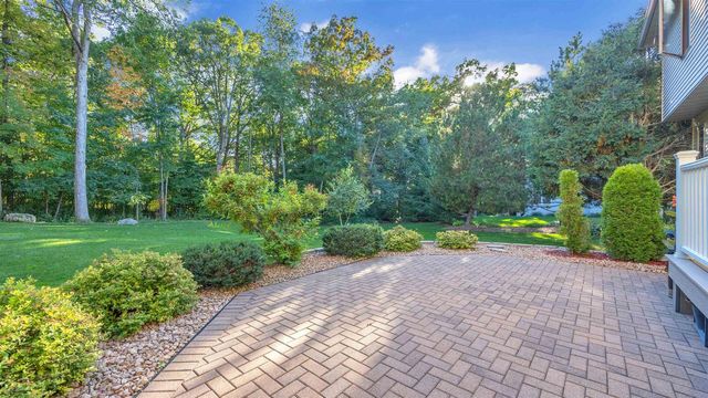 392 LEDGEWOOD DRIVE, Fond Du Lac, WI 54937