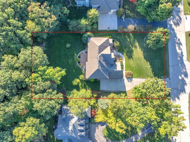 392 LEDGEWOOD DRIVE, Fond Du Lac, WI 54937