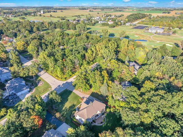 392 LEDGEWOOD DRIVE, Fond Du Lac, WI 54937