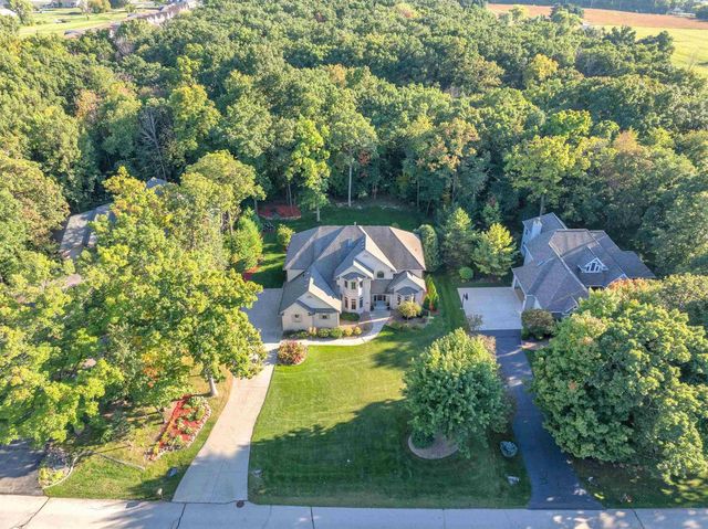 392 LEDGEWOOD DRIVE, Fond Du Lac, WI 54937