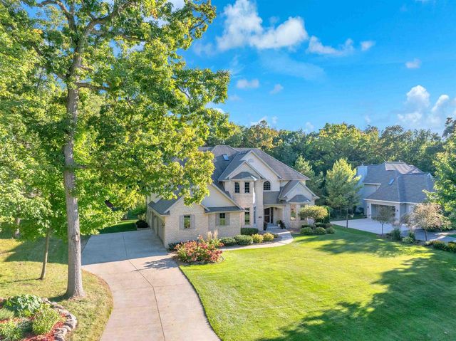 392 LEDGEWOOD DRIVE, Fond Du Lac, WI 54937