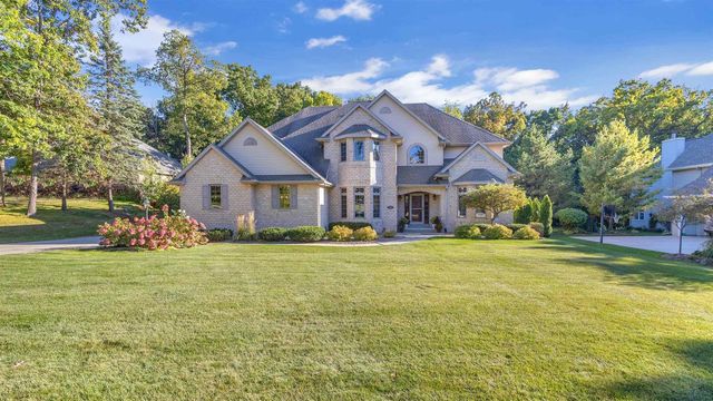 392 LEDGEWOOD DRIVE, Fond Du Lac, WI 54937