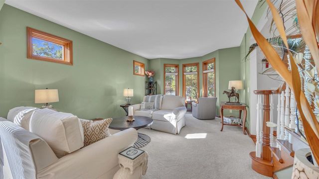 392 LEDGEWOOD DRIVE, Fond Du Lac, WI 54937