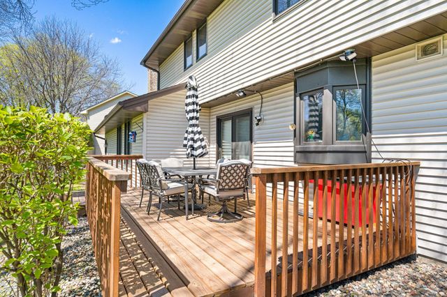 17115 28th Place N, Plymouth, MN 55447