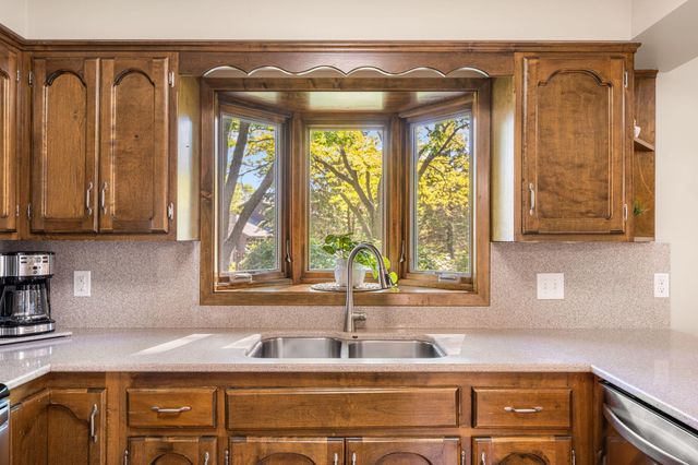 17115 28th Place N, Plymouth, MN 55447