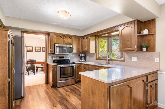 17115 28th Place N, Plymouth, MN 55447