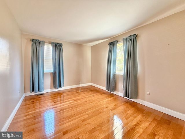 15 LIPPINCOTT AVE, Voorhees, NJ 08043