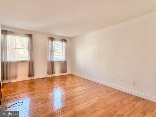 15 LIPPINCOTT AVE, Voorhees, NJ 08043