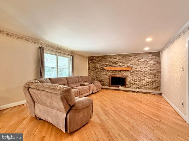 15 LIPPINCOTT AVE, Voorhees, NJ 08043