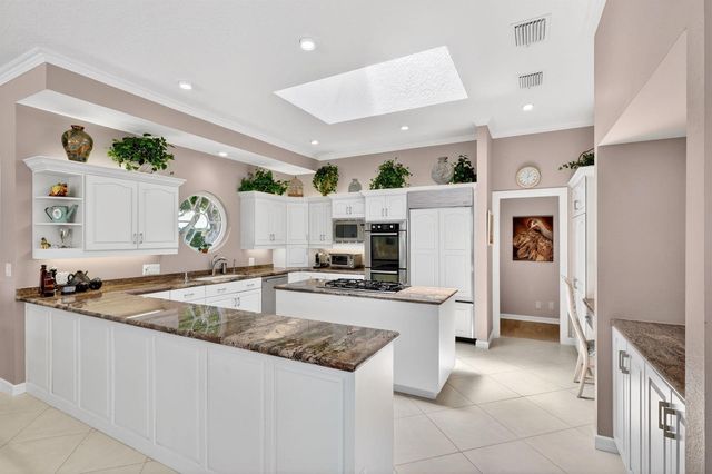 6711 SE Barrington Drive, Stuart, FL 34997