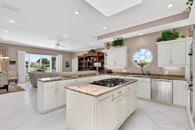 6711 SE Barrington Drive, Stuart, FL 34997