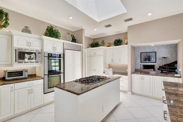 6711 SE Barrington Drive, Stuart, FL 34997